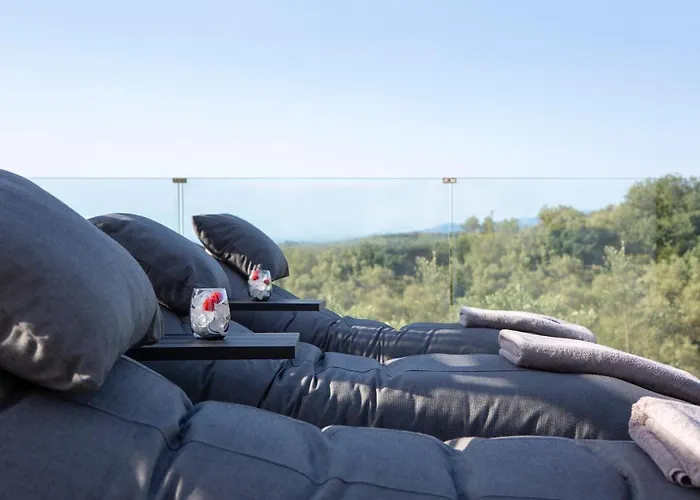 High-end Faos Two Vila Fternon